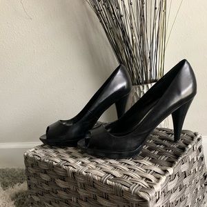 **WOMENS SHOES** BRAND: Style & Co SIZE: 9.5